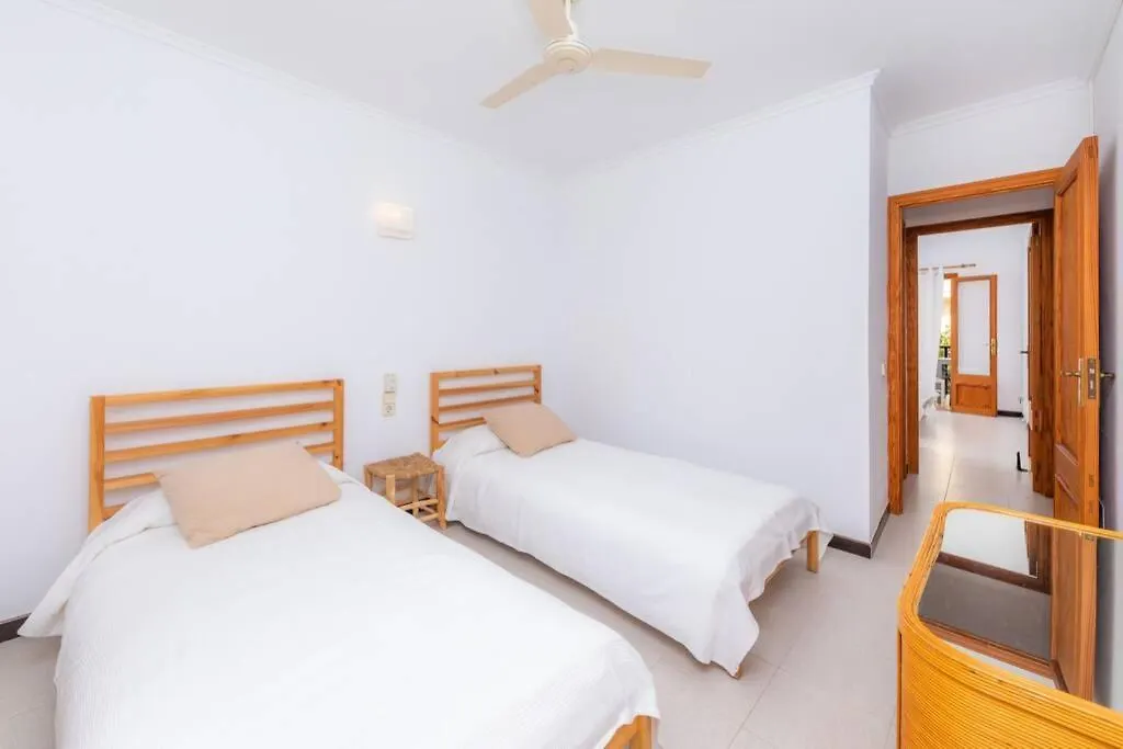 Apartment Beach House S'Illot Spain