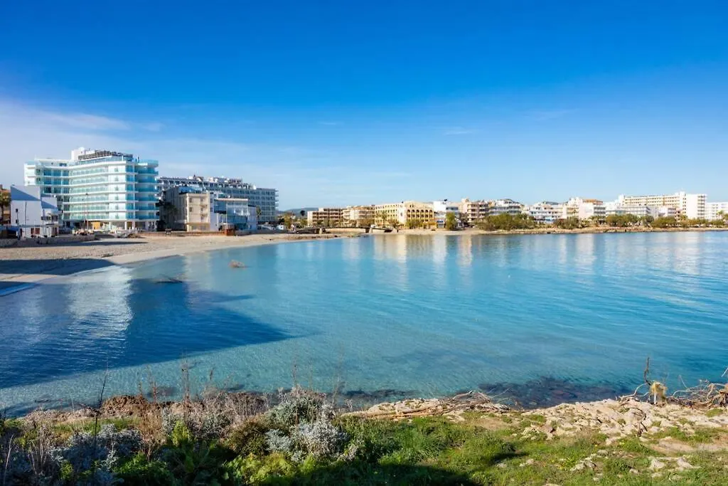 Beach House S\'Illot location
