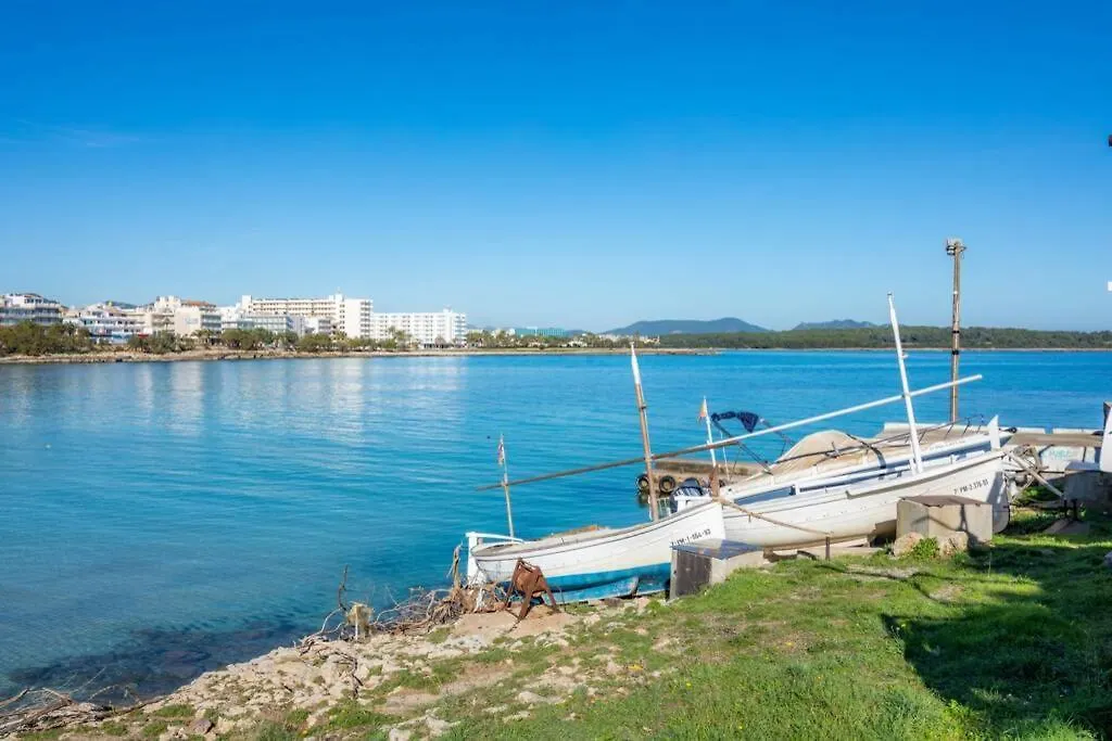 Apartment Beach House S'Illot Spain